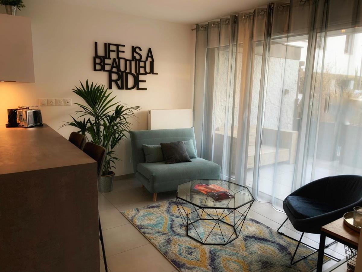 La Legende, 2 Pieces Avec Parking Prive Gratuit Pres Du Apartment